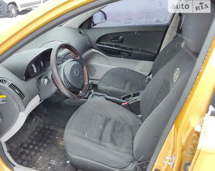 Желтый Киа Сид, объемом двигателя 0 л и пробегом 165 тыс. км за 7000 $, фото 6 на Automoto.ua