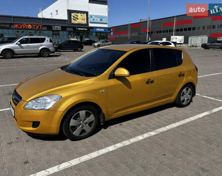 Желтый Киа Сид, объемом двигателя 1.6 л и пробегом 154 тыс. км за 6500 $, фото 1 на Automoto.ua
