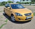 Желтый Киа Сид, объемом двигателя 1.4 л и пробегом 162 тыс. км за 5500 $, фото 1 на Automoto.ua