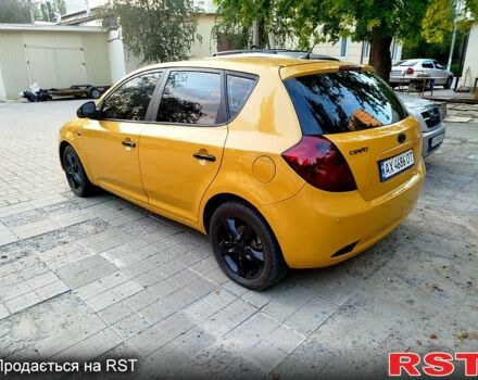 Желтый Киа Сид, объемом двигателя 2 л и пробегом 280 тыс. км за 4999 $, фото 2 на Automoto.ua