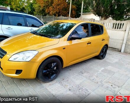 Желтый Киа Сид, объемом двигателя 2 л и пробегом 280 тыс. км за 4999 $, фото 1 на Automoto.ua