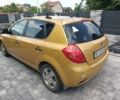 Желтый Киа Сид, объемом двигателя 1.4 л и пробегом 420 тыс. км за 4500 $, фото 1 на Automoto.ua