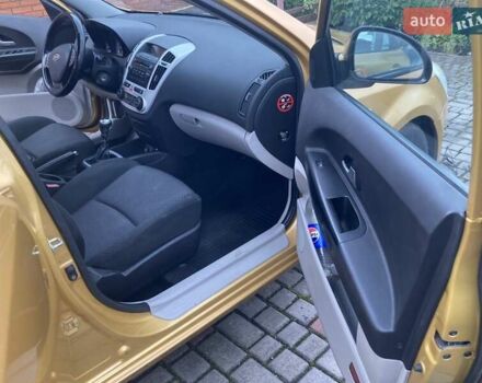 Киа Сид 2007 в Хмельницком на Automoto.ua Желтый Киа Сид, объемом двигателя 1.59 л и пробегом 198 тыс. км за 4000 $, фото 14 на Automoto.ua