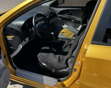 Желтый Киа Сид, объемом двигателя 1.6 л и пробегом 154 тыс. км за 6500 $, фото 8 на Automoto.ua