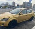 Желтый Киа Сид, объемом двигателя 1.4 л и пробегом 360 тыс. км за 3700 $, фото 3 на Automoto.ua