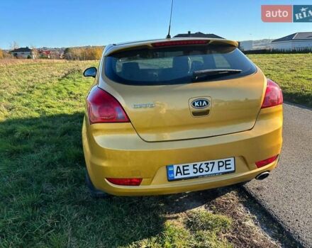 Желтый Киа Сид, объемом двигателя 2 л и пробегом 180 тыс. км за 6000 $, фото 9 на Automoto.ua