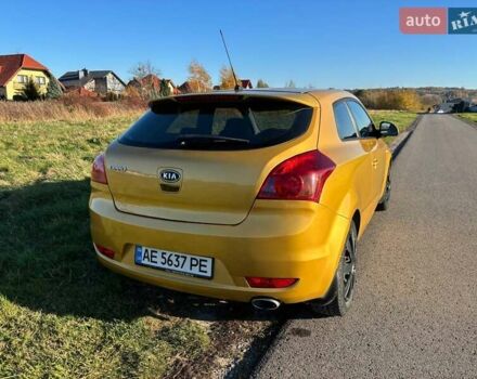 Желтый Киа Сид, объемом двигателя 2 л и пробегом 180 тыс. км за 6000 $, фото 6 на Automoto.ua