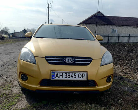 Желтый Киа Сид, объемом двигателя 2 л и пробегом 219 тыс. км за 6300 $, фото 1 на Automoto.ua