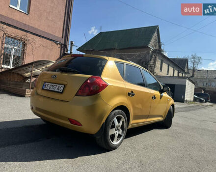 Желтый Киа Сид, объемом двигателя 1.6 л и пробегом 206 тыс. км за 5200 $, фото 4 на Automoto.ua