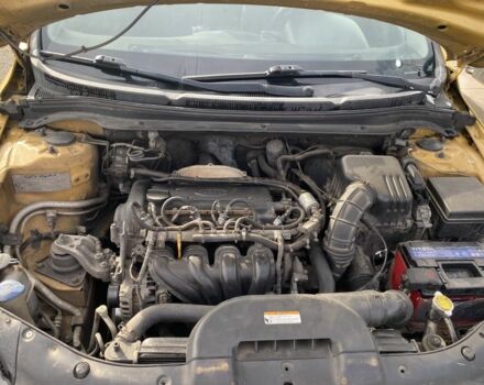 Желтый Киа Сид, объемом двигателя 1.4 л и пробегом 360 тыс. км за 3700 $, фото 10 на Automoto.ua