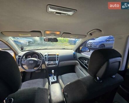 Желтый Киа Сид, объемом двигателя 1.59 л и пробегом 175 тыс. км за 6200 $, фото 12 на Automoto.ua