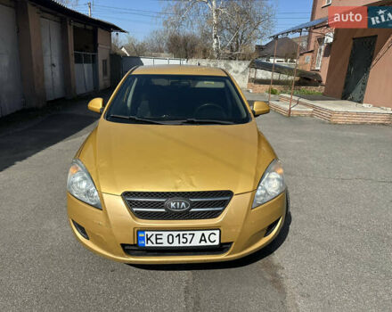 Желтый Киа Сид, объемом двигателя 1.6 л и пробегом 206 тыс. км за 5200 $, фото 11 на Automoto.ua
