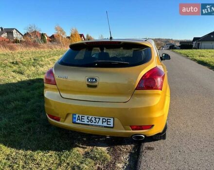Желтый Киа Сид, объемом двигателя 2 л и пробегом 180 тыс. км за 6000 $, фото 7 на Automoto.ua
