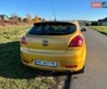 Желтый Киа Сид, объемом двигателя 2 л и пробегом 180 тыс. км за 6000 $, фото 7 на Automoto.ua