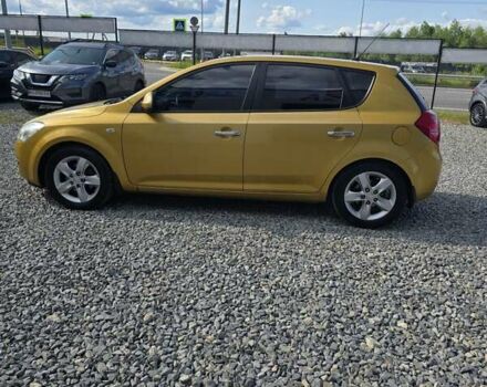 Желтый Киа Сид, объемом двигателя 1.59 л и пробегом 175 тыс. км за 6200 $, фото 2 на Automoto.ua