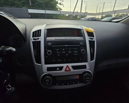 Желтый Киа Сид, объемом двигателя 1.59 л и пробегом 175 тыс. км за 6200 $, фото 13 на Automoto.ua