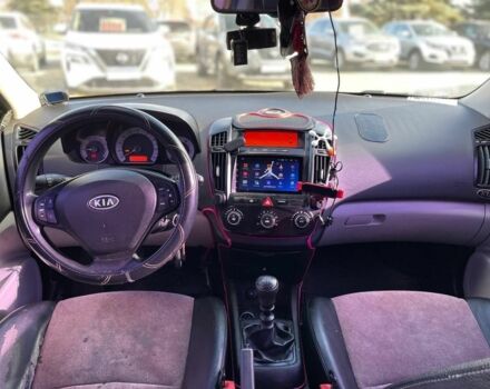 Жовтий Кіа Сід, об'ємом двигуна 1.4 л та пробігом 258 тис. км за 5400 $, фото 8 на Automoto.ua