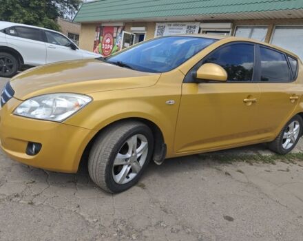 Желтый Киа Сид, объемом двигателя 1.6 л и пробегом 203 тыс. км за 5500 $, фото 1 на Automoto.ua