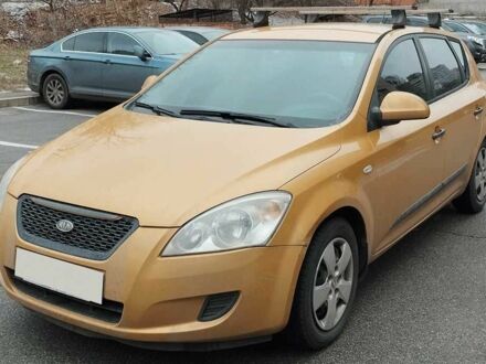 Киа Сид 2007 в Киеве на Automoto.ua Желтый Киа Сид, объемом двигателя 1.6 л и пробегом 165 тыс. км за 7000 $, фото 1 на Automoto.ua