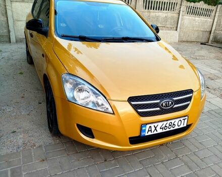 Желтый Киа Сид, объемом двигателя 2 л и пробегом 280 тыс. км за 4999 $, фото 1 на Automoto.ua
