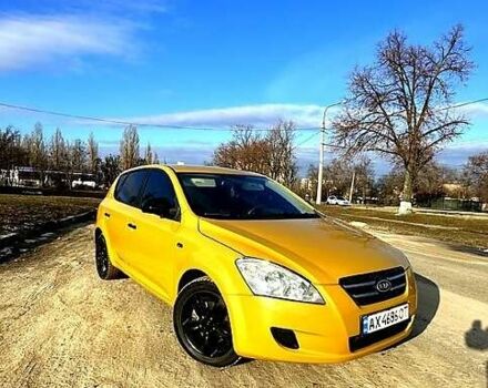 Желтый Киа Сид, объемом двигателя 2 л и пробегом 340 тыс. км за 4850 $, фото 1 на Automoto.ua