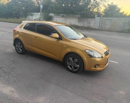Желтый Киа Сид, объемом двигателя 1.6 л и пробегом 230 тыс. км за 6013 $, фото 1 на Automoto.ua