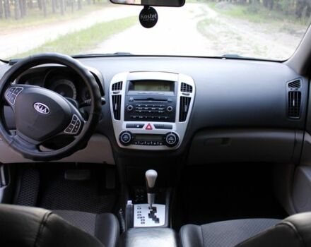 Серый Киа Сид, объемом двигателя 1.6 л и пробегом 240 тыс. км за 6500 $, фото 10 на Automoto.ua