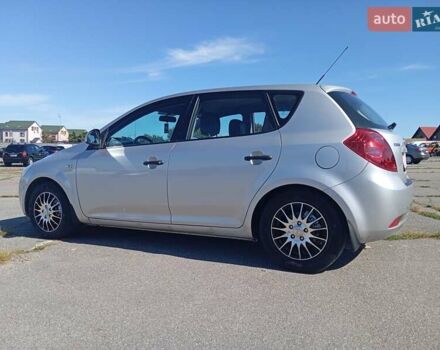 Серый Киа Сид, объемом двигателя 1.4 л и пробегом 217 тыс. км за 5700 $, фото 1 на Automoto.ua
