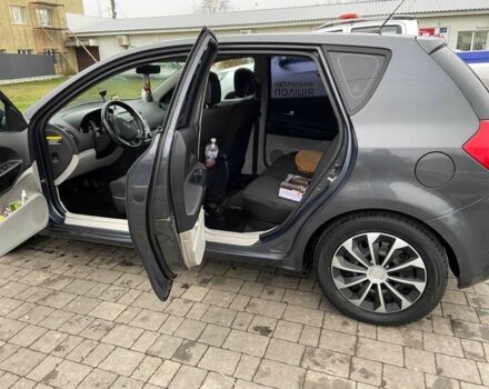 Сірий Кіа Сід, об'ємом двигуна 1.6 л та пробігом 500 тис. км за 3900 $, фото 2 на Automoto.ua