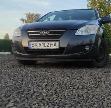 Серый Киа Сид, объемом двигателя 0 л и пробегом 221 тыс. км за 5150 $, фото 2 на Automoto.ua