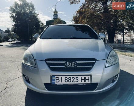 Серый Киа Сид, объемом двигателя 1.6 л и пробегом 223 тыс. км за 5500 $, фото 2 на Automoto.ua