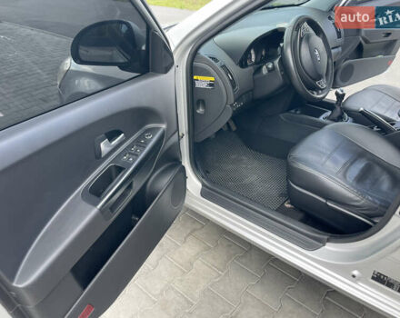 Сірий Кіа Сід, об'ємом двигуна 1.6 л та пробігом 222 тис. км за 5800 $, фото 18 на Automoto.ua