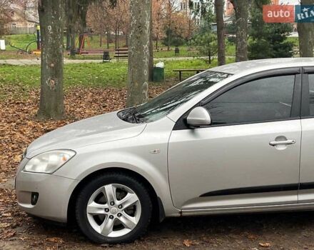 Серый Киа Сид, объемом двигателя 1.6 л и пробегом 227 тыс. км за 5590 $, фото 5 на Automoto.ua