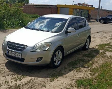 Серый Киа Сид, объемом двигателя 1.6 л и пробегом 255 тыс. км за 4800 $, фото 1 на Automoto.ua