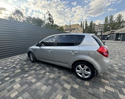 Серый Киа Сид, объемом двигателя 1.6 л и пробегом 240 тыс. км за 6500 $, фото 4 на Automoto.ua