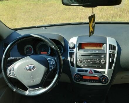 Серый Киа Сид, объемом двигателя 1.6 л и пробегом 277 тыс. км за 5450 $, фото 4 на Automoto.ua