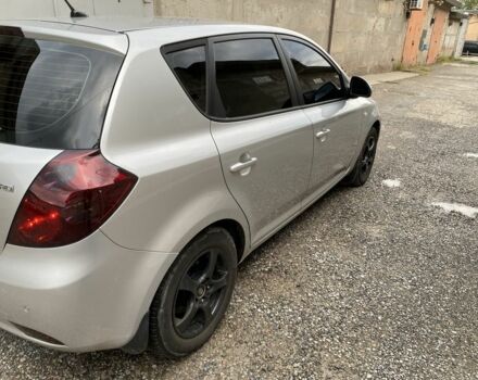 Серый Киа Сид, объемом двигателя 1.6 л и пробегом 240 тыс. км за 5700 $, фото 7 на Automoto.ua