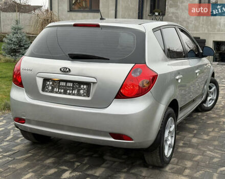 Серый Киа Сид, объемом двигателя 2 л и пробегом 191 тыс. км за 5700 $, фото 1 на Automoto.ua