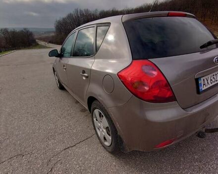 Серый Киа Сид, объемом двигателя 1.59 л и пробегом 279 тыс. км за 4650 $, фото 4 на Automoto.ua