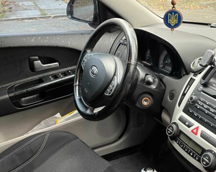 Серый Киа Сид, объемом двигателя 1.6 л и пробегом 227 тыс. км за 5590 $, фото 15 на Automoto.ua
