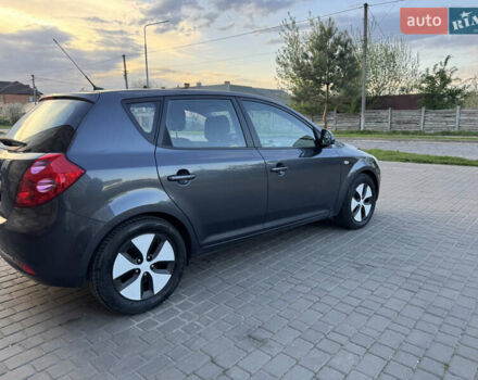 Серый Киа Сид, объемом двигателя 1.4 л и пробегом 228 тыс. км за 4850 $, фото 3 на Automoto.ua