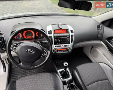 Серый Киа Сид, объемом двигателя 2 л и пробегом 191 тыс. км за 5700 $, фото 15 на Automoto.ua