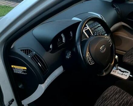 Сірий Кіа Сід, об'ємом двигуна 2 л та пробігом 136 тис. км за 7800 $, фото 16 на Automoto.ua