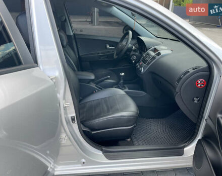 Сірий Кіа Сід, об'ємом двигуна 1.6 л та пробігом 222 тис. км за 5800 $, фото 23 на Automoto.ua