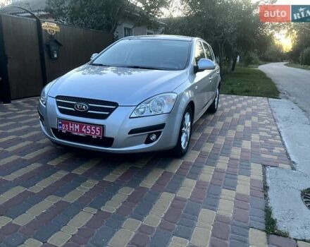 Киа Сид 2007 в Нежине на Automoto.ua Серый Киа Сид, объемом двигателя 2 л и пробегом 136 тыс. км за 7250 $, фото 12 на Automoto.ua