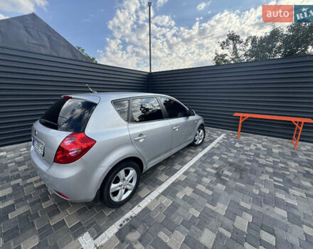 Серый Киа Сид, объемом двигателя 1.59 л и пробегом 240 тыс. км за 6500 $, фото 5 на Automoto.ua