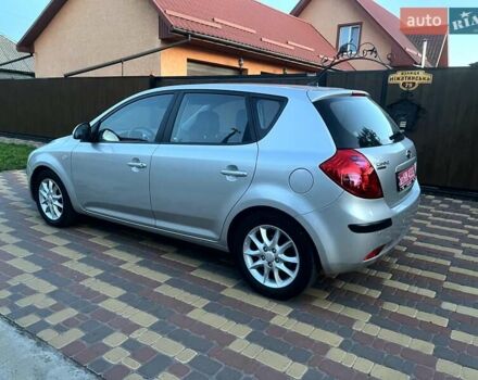 Серый Киа Сид, объемом двигателя 2 л и пробегом 136 тыс. км за 7250 $, фото 6 на Automoto.ua