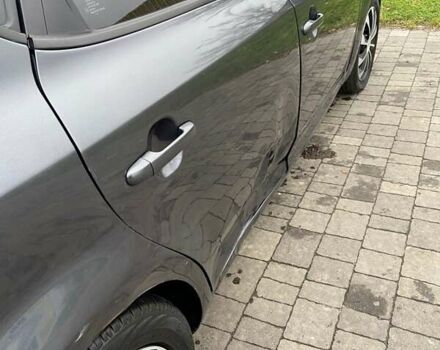 Серый Киа Сид, объемом двигателя 1.58 л и пробегом 480 тыс. км за 3600 $, фото 4 на Automoto.ua