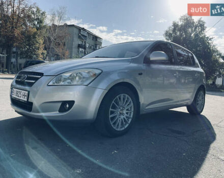 Серый Киа Сид, объемом двигателя 1.6 л и пробегом 223 тыс. км за 5500 $, фото 4 на Automoto.ua