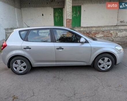 Серый Киа Сид, объемом двигателя 1.59 л и пробегом 206 тыс. км за 6200 $, фото 1 на Automoto.ua